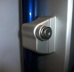 Flyer Panasonic - Cache Pour Serrure De Batterie Abus -Pièces détachées VAE Soldes panasonic cache serrure batterie abus detail 1 3840x2160